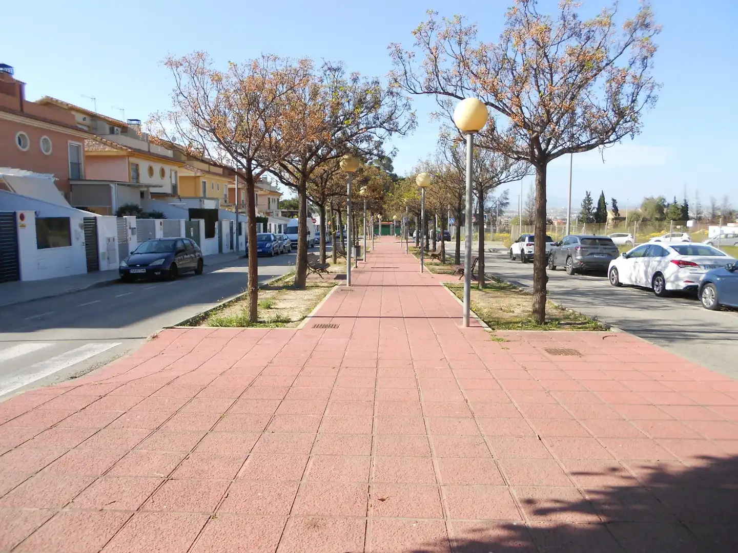 Außenansicht von Einfamilien-Reihenhaus zum Verkauf in Murcia mit Klimaanlage, Heizung und Privatgarten