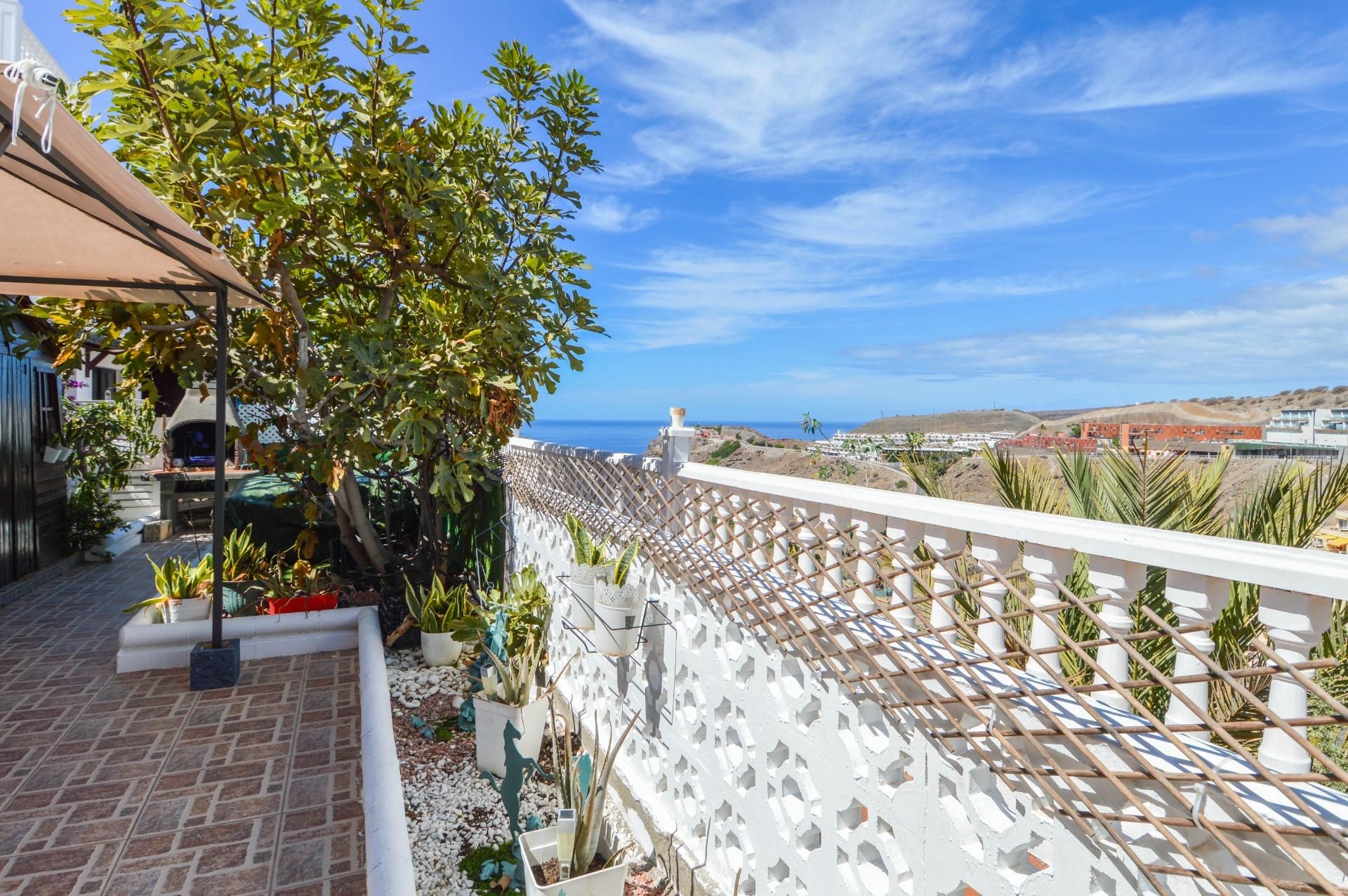 Vista exterior de Dúplex en venda en Mogán amb Aire condicionat, Jardí privat i Terrassa