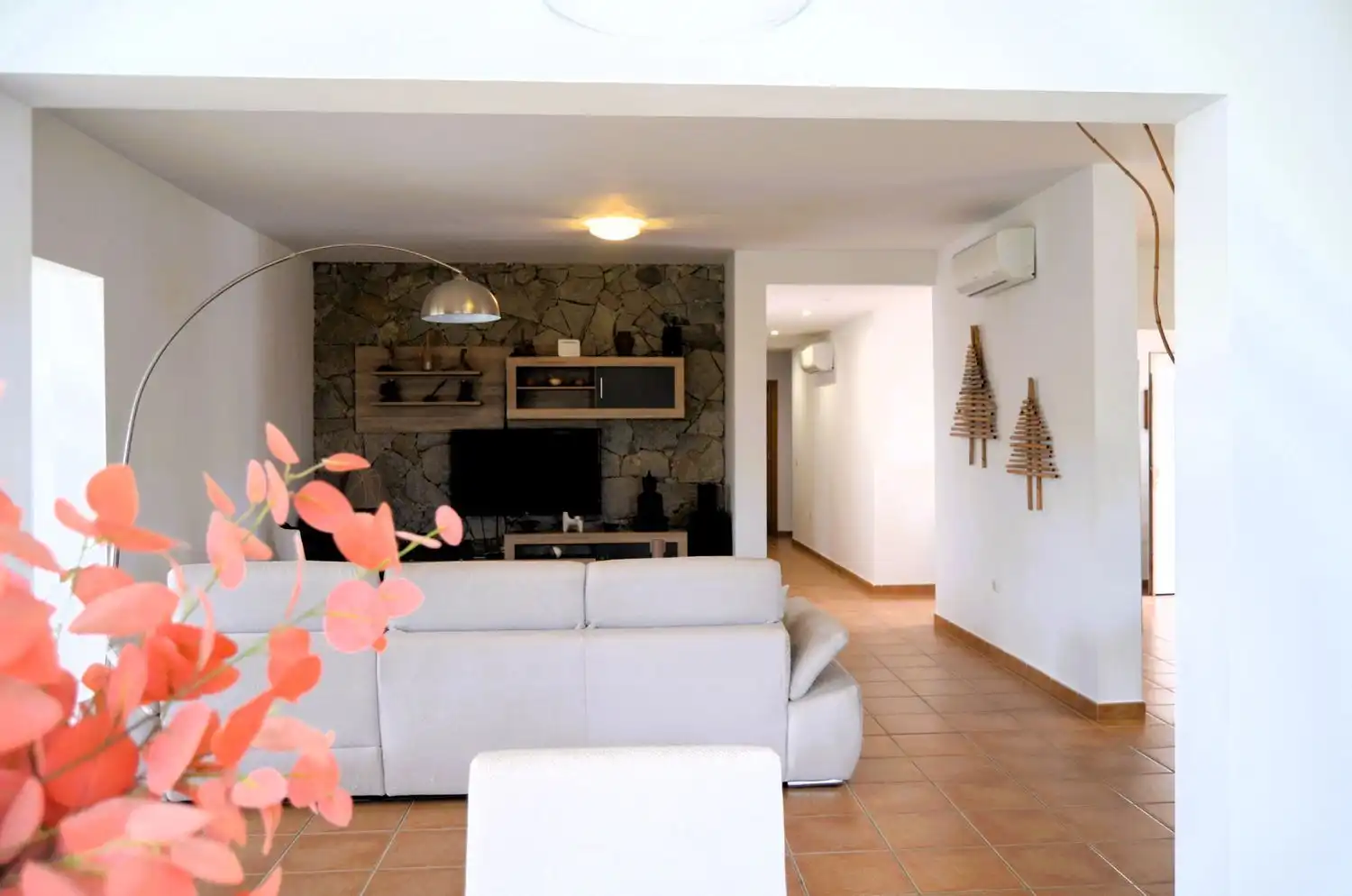 Sala d'estar de Casa o xalet en venda en La Oliva amb Aire condicionat, Jardí privat i Terrassa