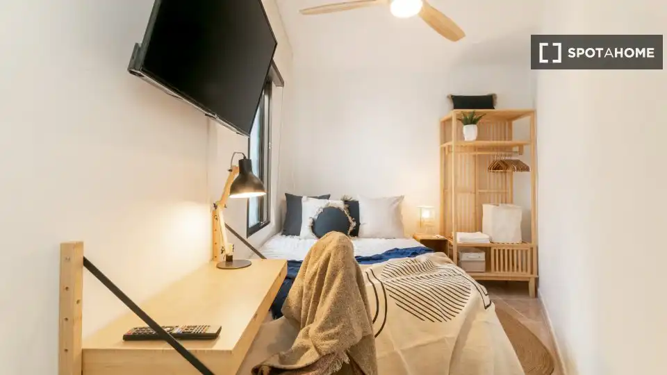 Bedroom of Flat for rent in Barcelona  with Air Conditioner, Heating and Furnished