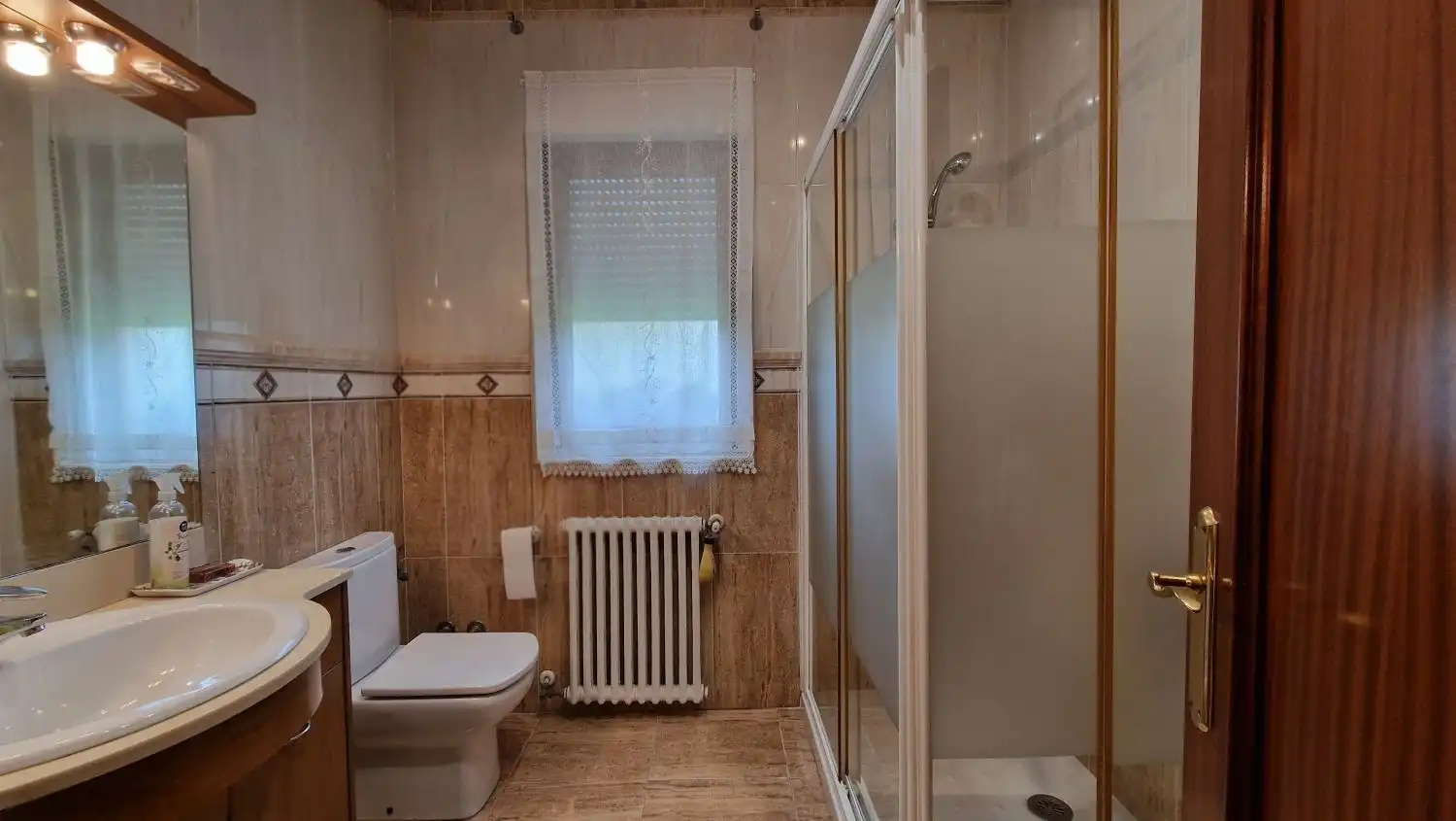 Baño de Casa o chalet en venta en Torrelavega  con Calefacción, Terraza y Trastero