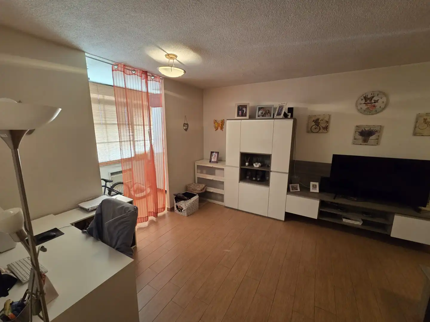 Living room of Flat for sale in Móstoles  with Parquet flooring and Community pool