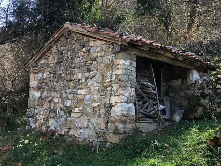 Außenansicht von Country house zum Verkauf in Aller