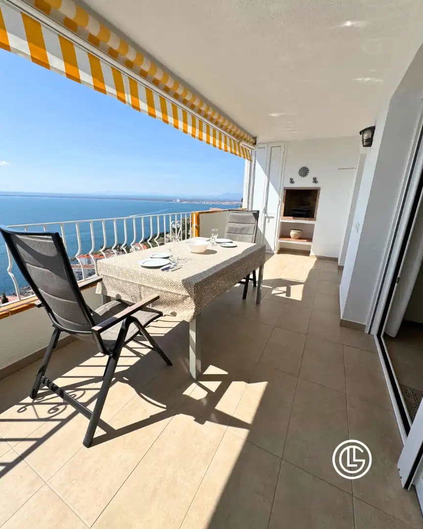 Terrassa de Apartament en venda en Roses amb Aire condicionat, Calefacció i Terrassa