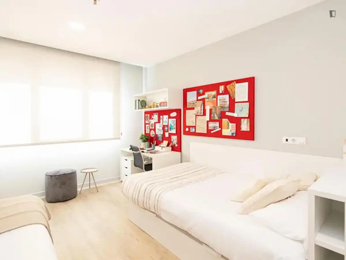 Bedroom of Flat for share in Madrid  with Air Conditioner, Heating and Swimming Pool