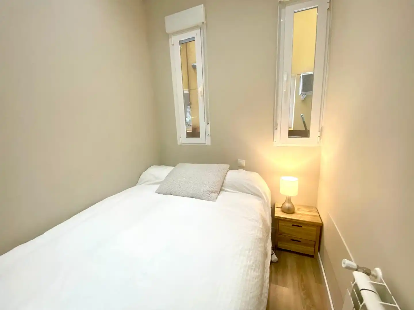 Schlafzimmer von Wohnung zur Miete in Madrid mit Heizung und Möbliert