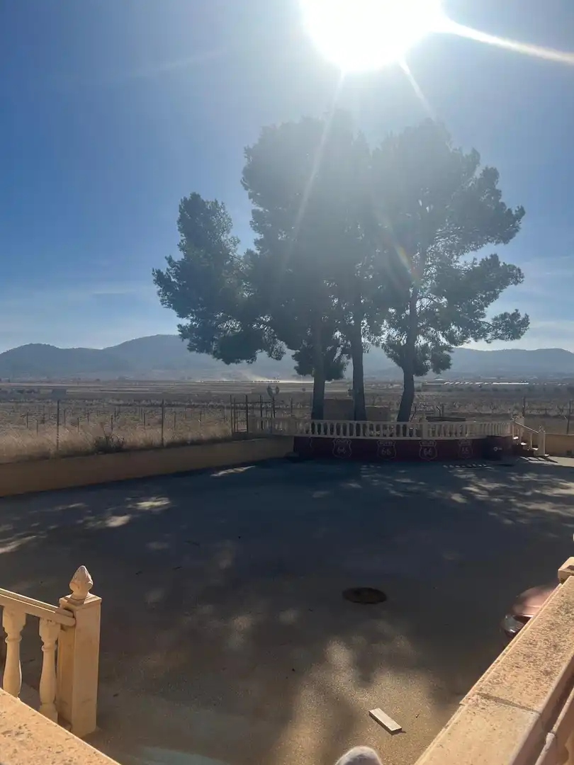 Vista exterior de Edifici en venda en Monóvar  / Monòver