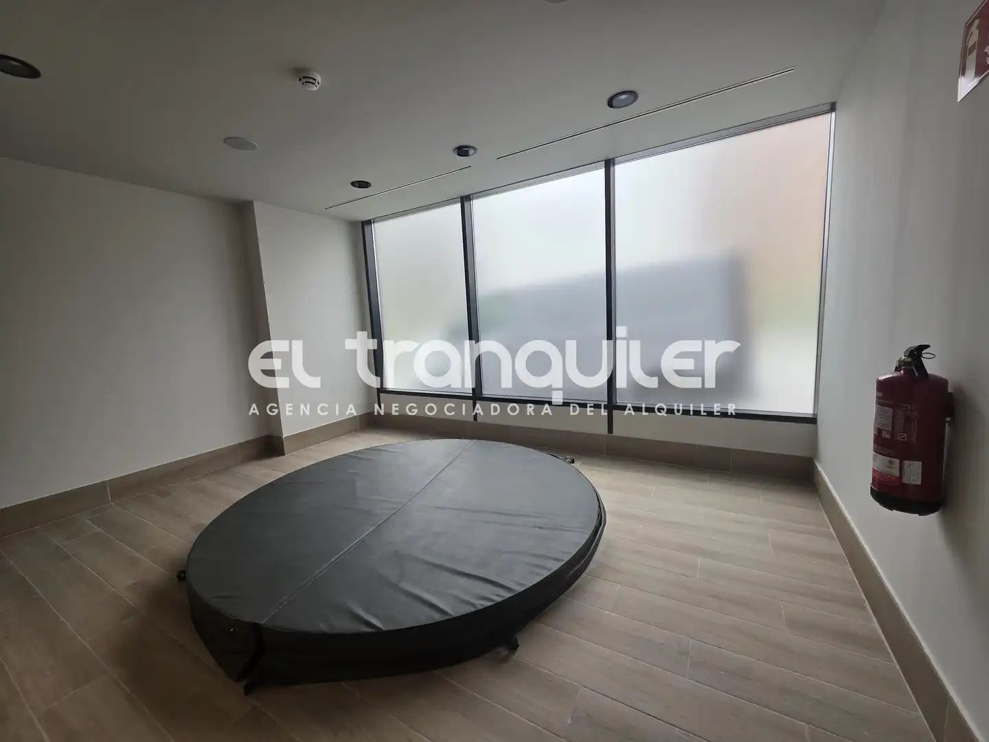 Flat for rent in Madrid  with Air Conditioner, Terrace and Storage room