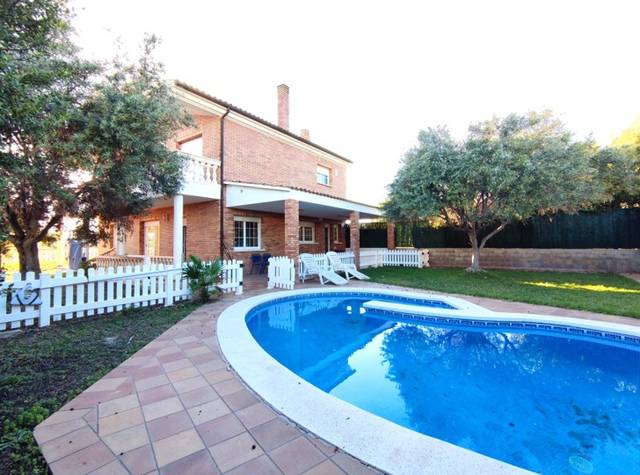 Casa-chalet en Alquiler en Carrer Nou de la Virreina en Tiana