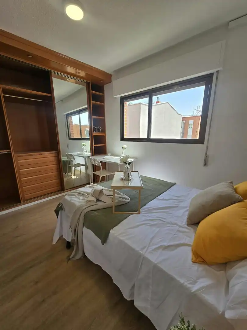 Bedroom of Flat for rent in Madrid  with Air Conditioner, Heating and Private garden