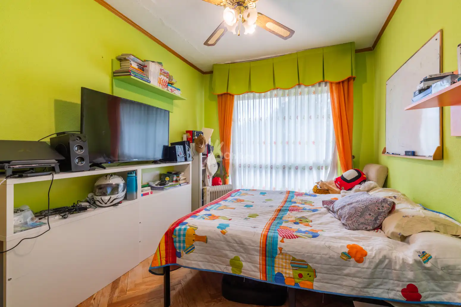 Bedroom of Houses for sale in Villanueva de la Cañada  with Air Conditioner, Heating and Parquet flooring