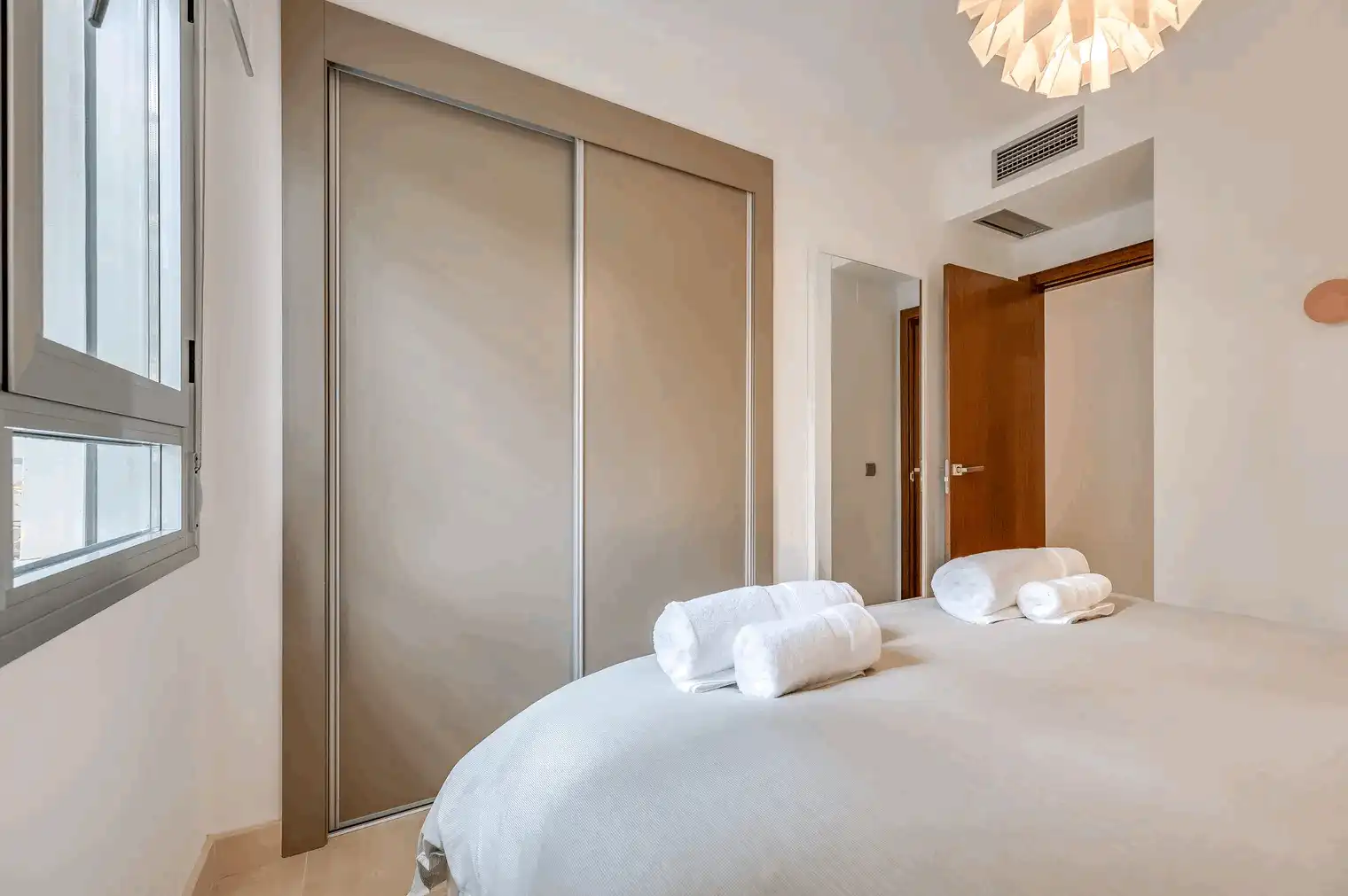 Habitación de Planta baja en venta en Benahavís con Aire acondicionado, Terraza y Trastero