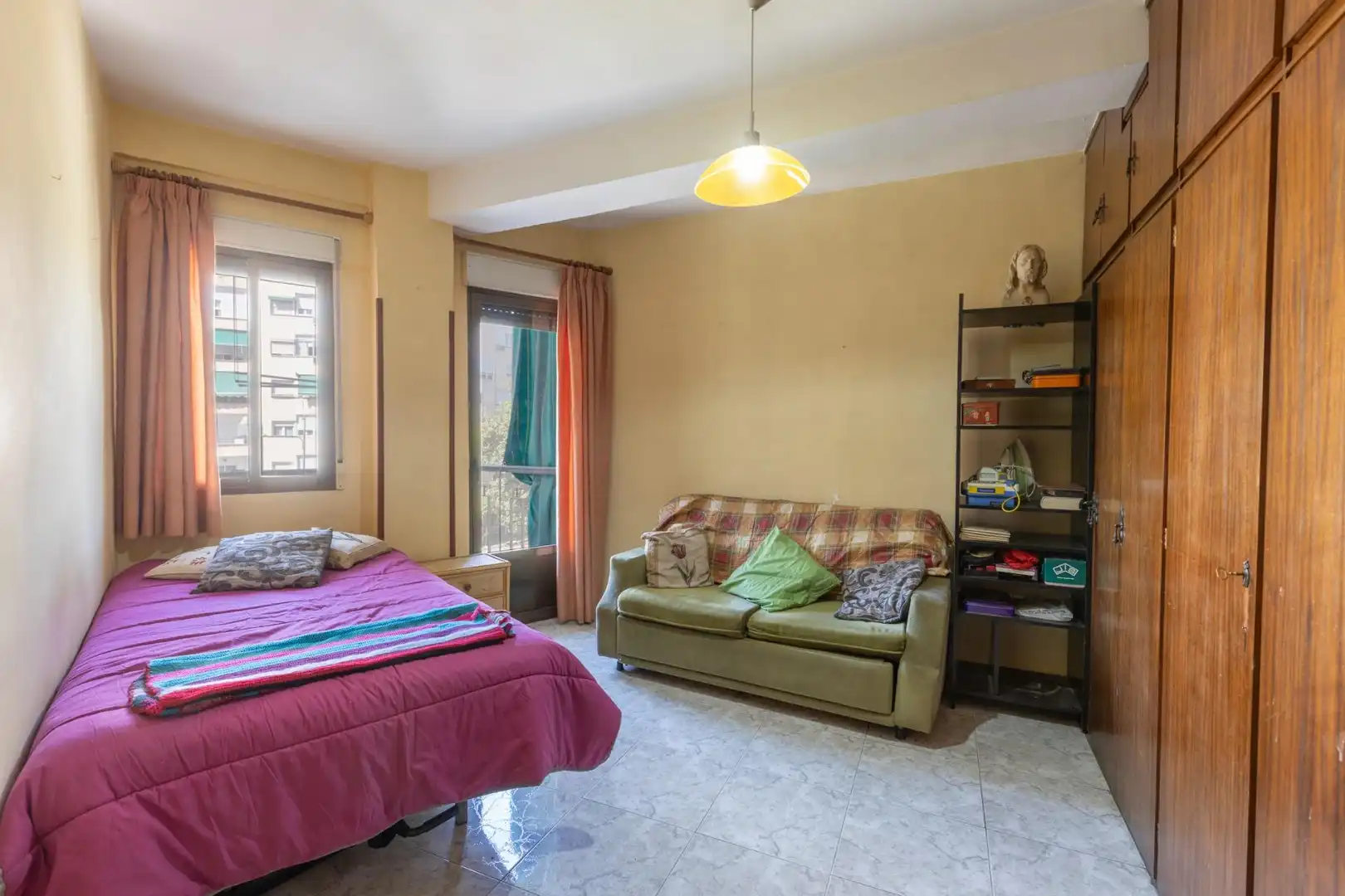 Schlafzimmer von Wohnung zum Verkauf in Granada mit Balkon
