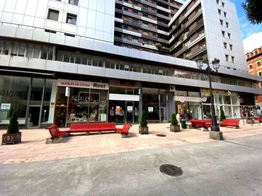 Local comercial en alquiler en Nueve De Mayo