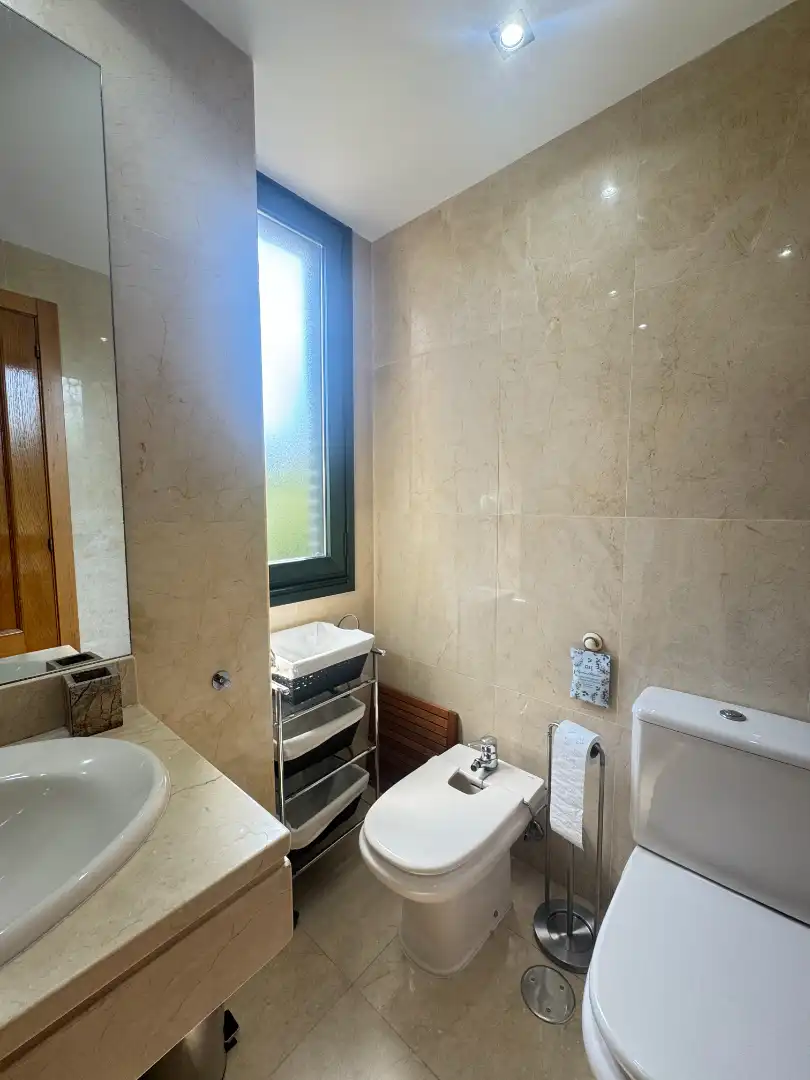 Baño de Piso en venta en Avilés con Calefacción, Parquet y Terraza
