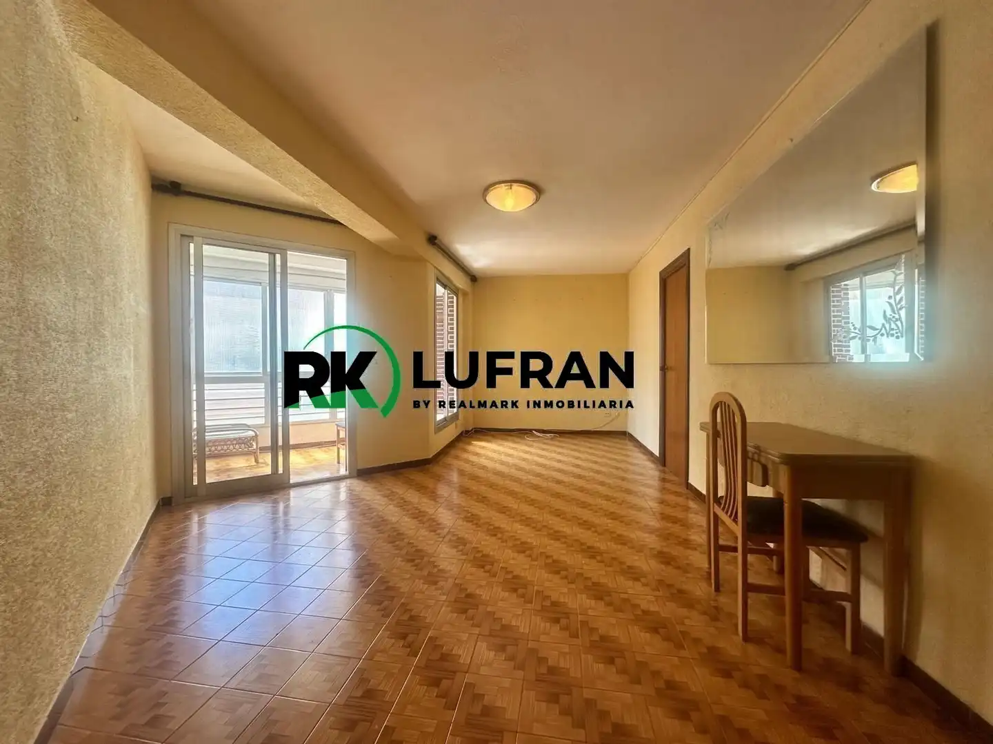 Wohnzimmer von Wohnung zum Verkauf in Alicante / Alacant mit Balkon