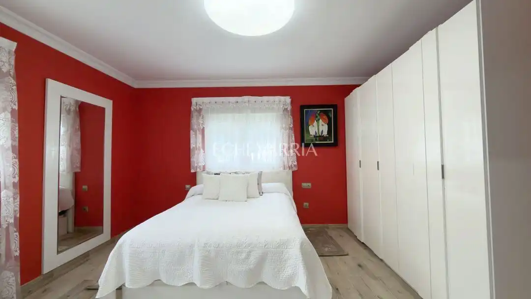 Habitación de Casa o chalet en venta en Castro-Urdiales con Calefacción, Jardín privado y Terraza