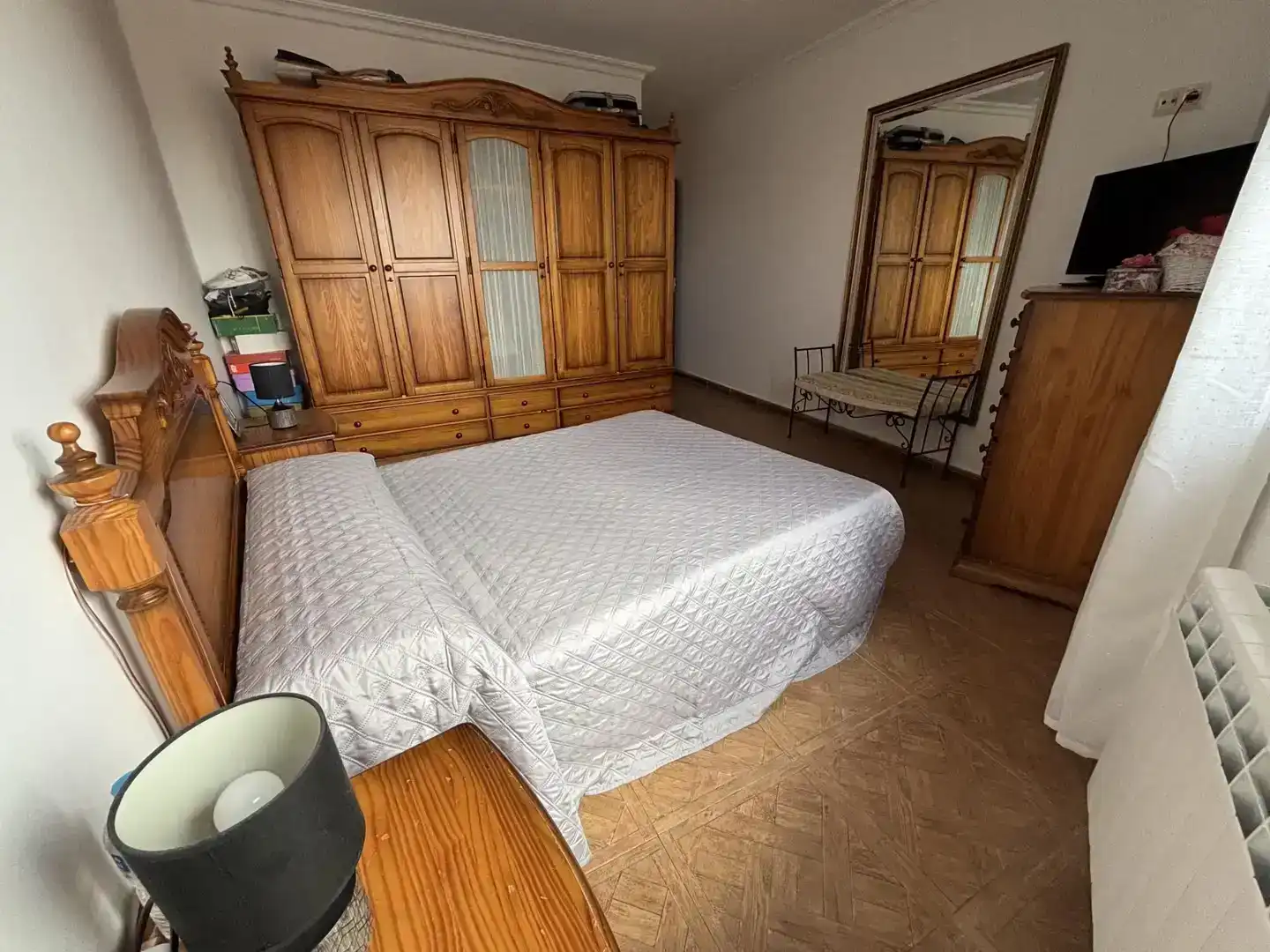 Dormitori de Casa adosada en venda en Robledo amb Parquet, Traster i Moblat