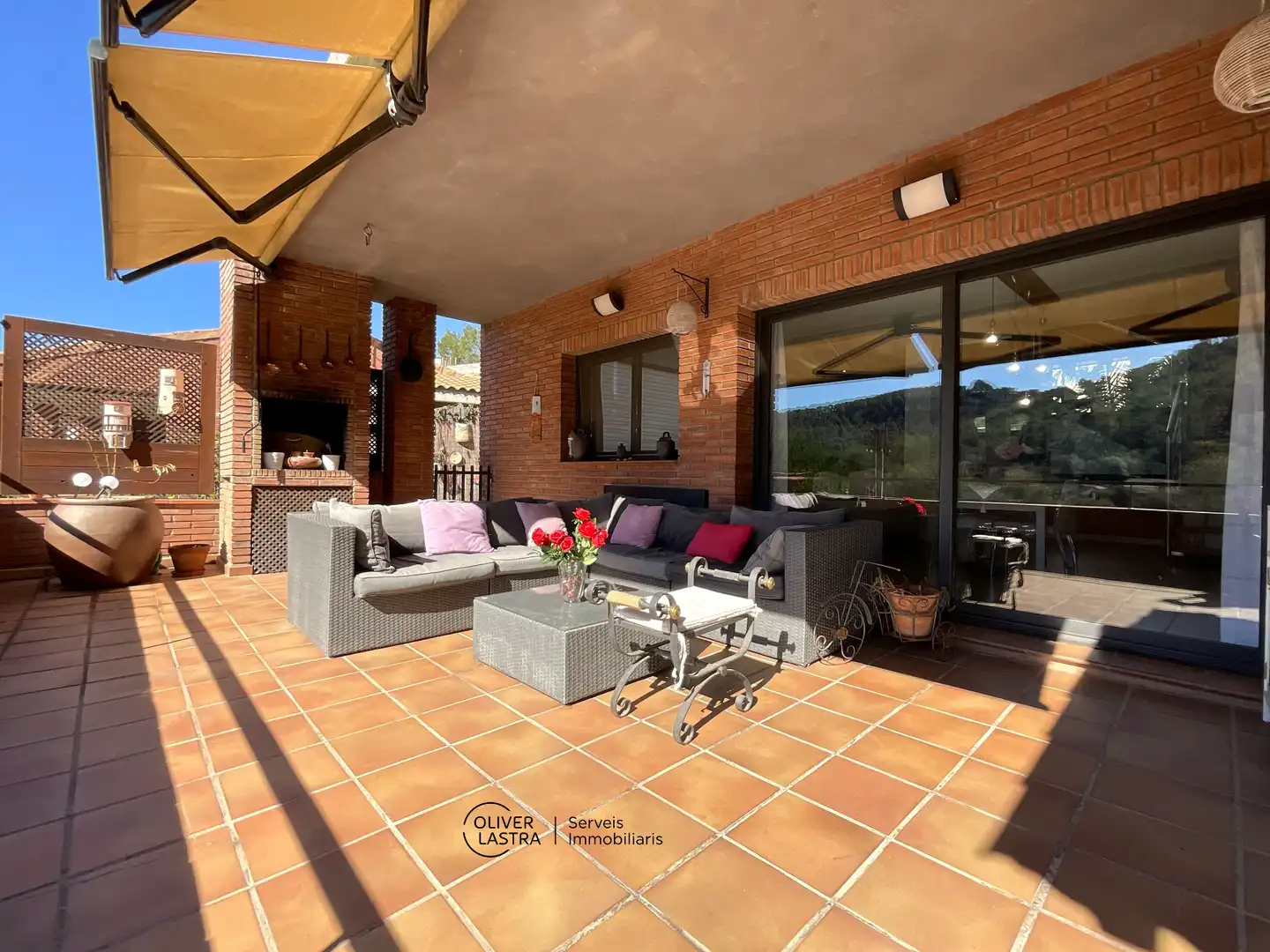 Terraza de Casa o chalet en venta en Corbera de Llobregat con Aire acondicionado, Calefacción y Jardín privado