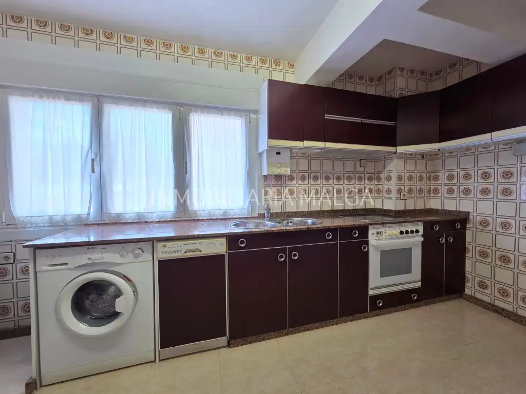 Cocina de Piso en venta en Colunga con Parquet y Amueblado