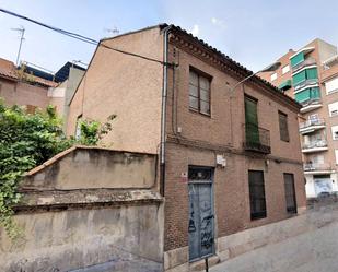 Vista exterior de Edifici en venda en Alcalá de Henares