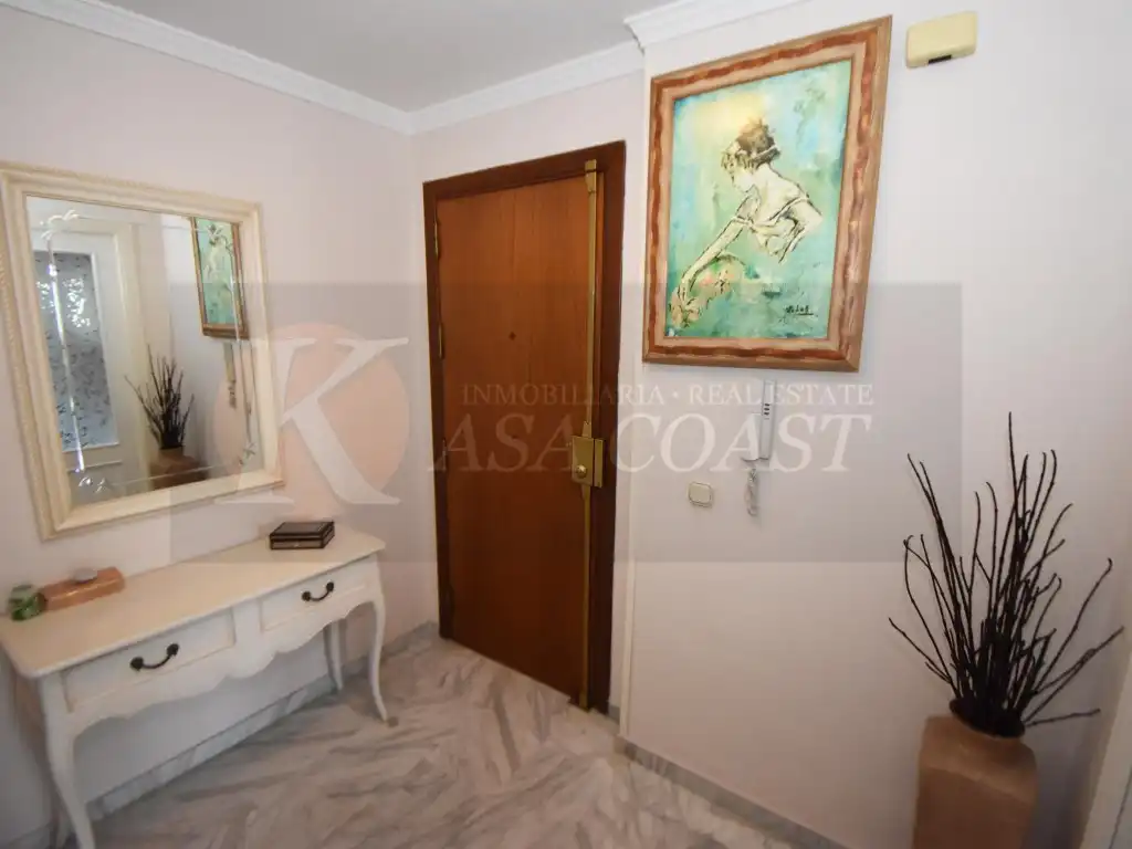 Flat with pool for sale in Puerto Deportivo, imagen 3