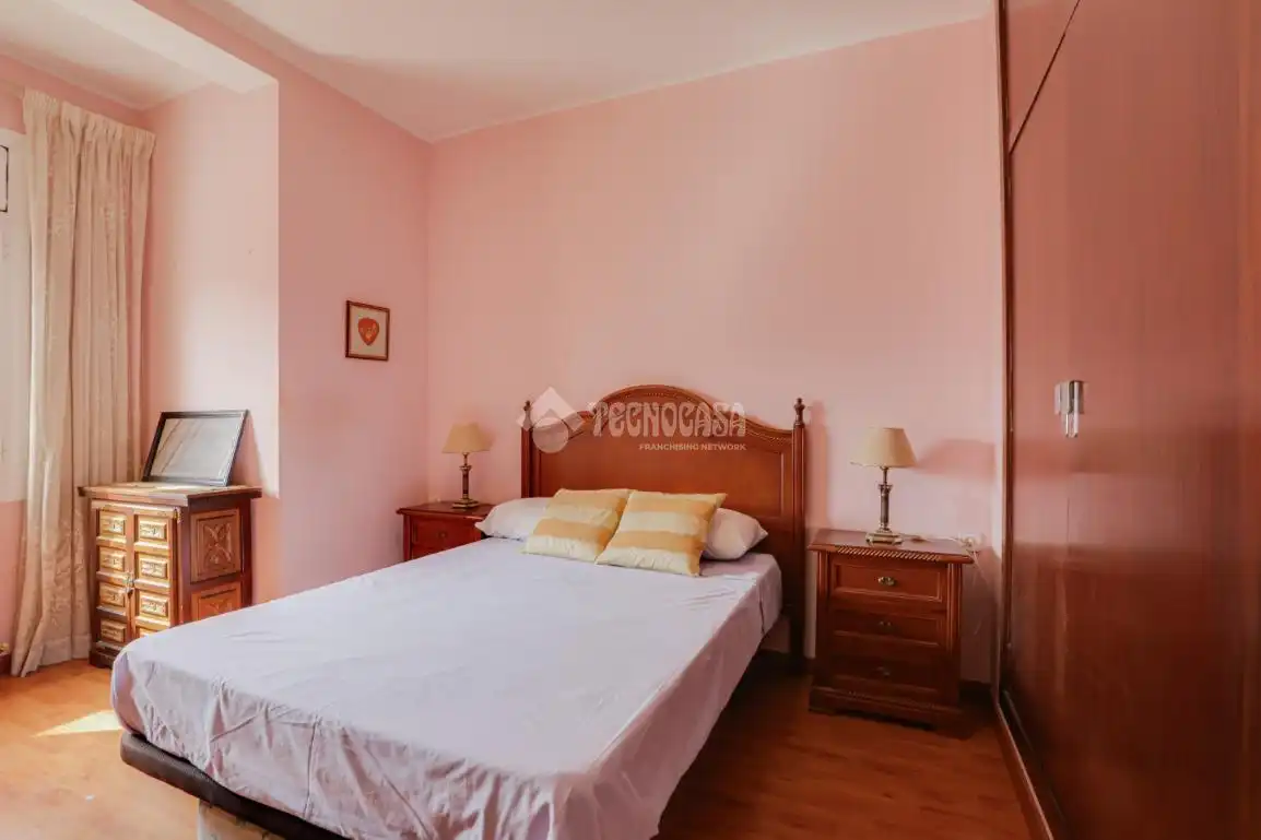 Bedroom of Flat for sale in Barcelona  with Air Conditioner, Heating and Balcony