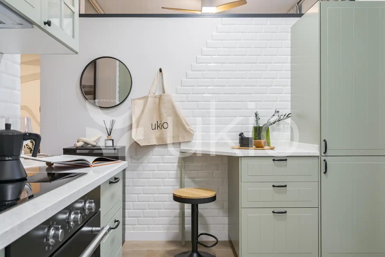 Cuina de Apartament de lloguer en Madrid amb Calefacció, Moblat i Forn