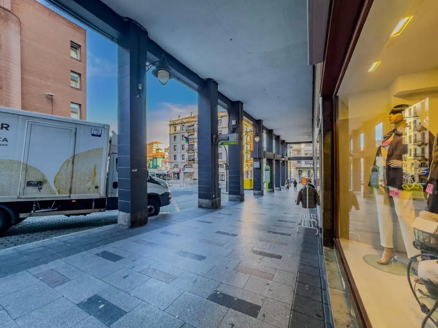Gewerbefläche zum Verkauf in Calle de José Miguel Barandiarán, imagen 5