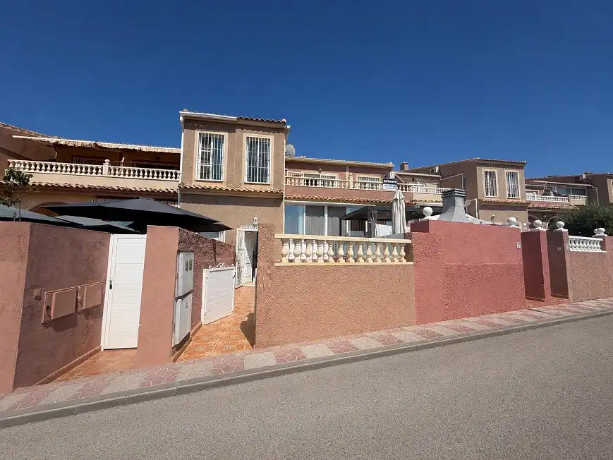 Vista exterior de Casa o chalet en venta en Santa Pola con Terraza, Amueblado y Horno