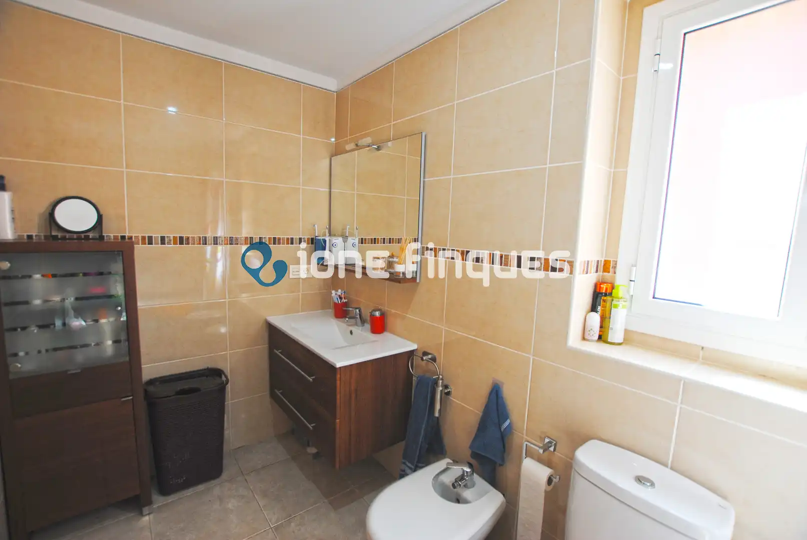 Badezimmer von Einfamilien-Reihenhaus zum Verkauf in Guissona mit Heizung, Terrasse und Abstellraum