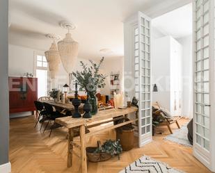 Sala d'estar de Apartament de lloguer en  Barcelona Capital amb Aire condicionat, Calefacció i Parquet