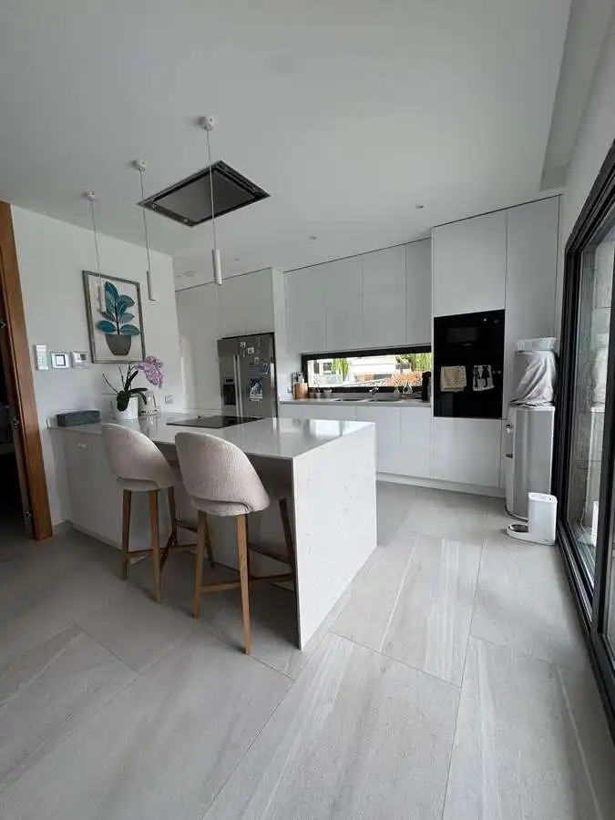 Cocina de Casa o chalet en venta en Benidorm con Jardín privado, Terraza y Trastero