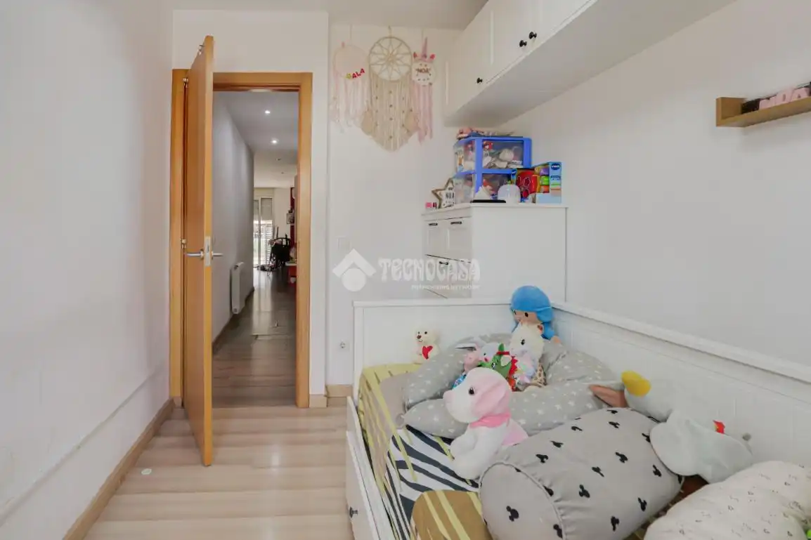 Schlafzimmer von Wohnung zum Verkauf in Montcada i Reixac mit Heizung, Abstellraum und Balkon