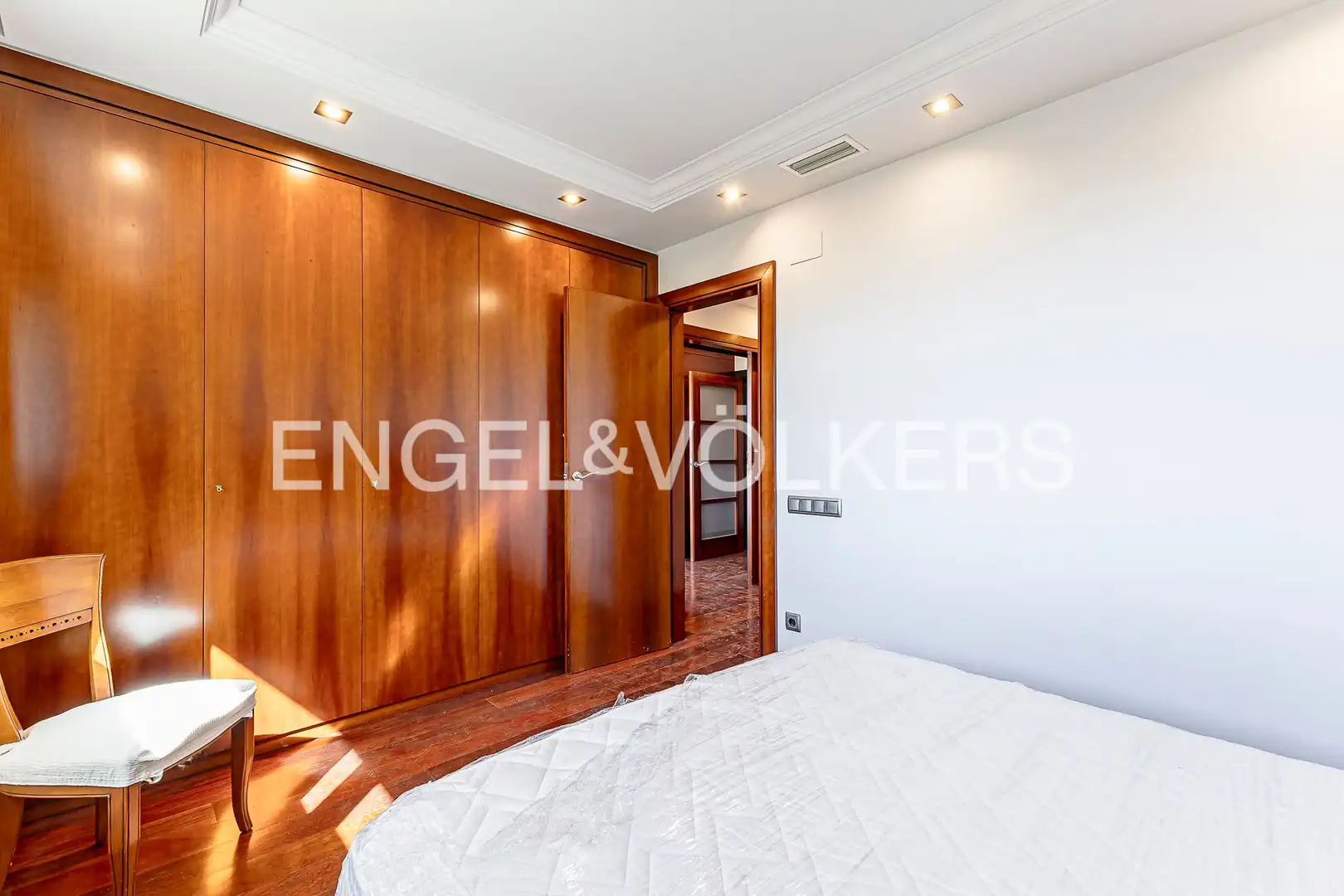 Bedroom of Houses for sale in Esplugues de Llobregat  with Air Conditioner, Heating and Private garden