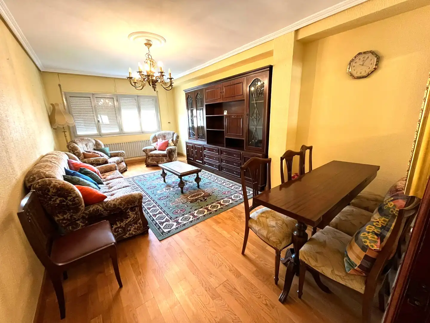 Sala de estar de Piso en venta en Cuéllar con Calefacción, Parquet y Trastero