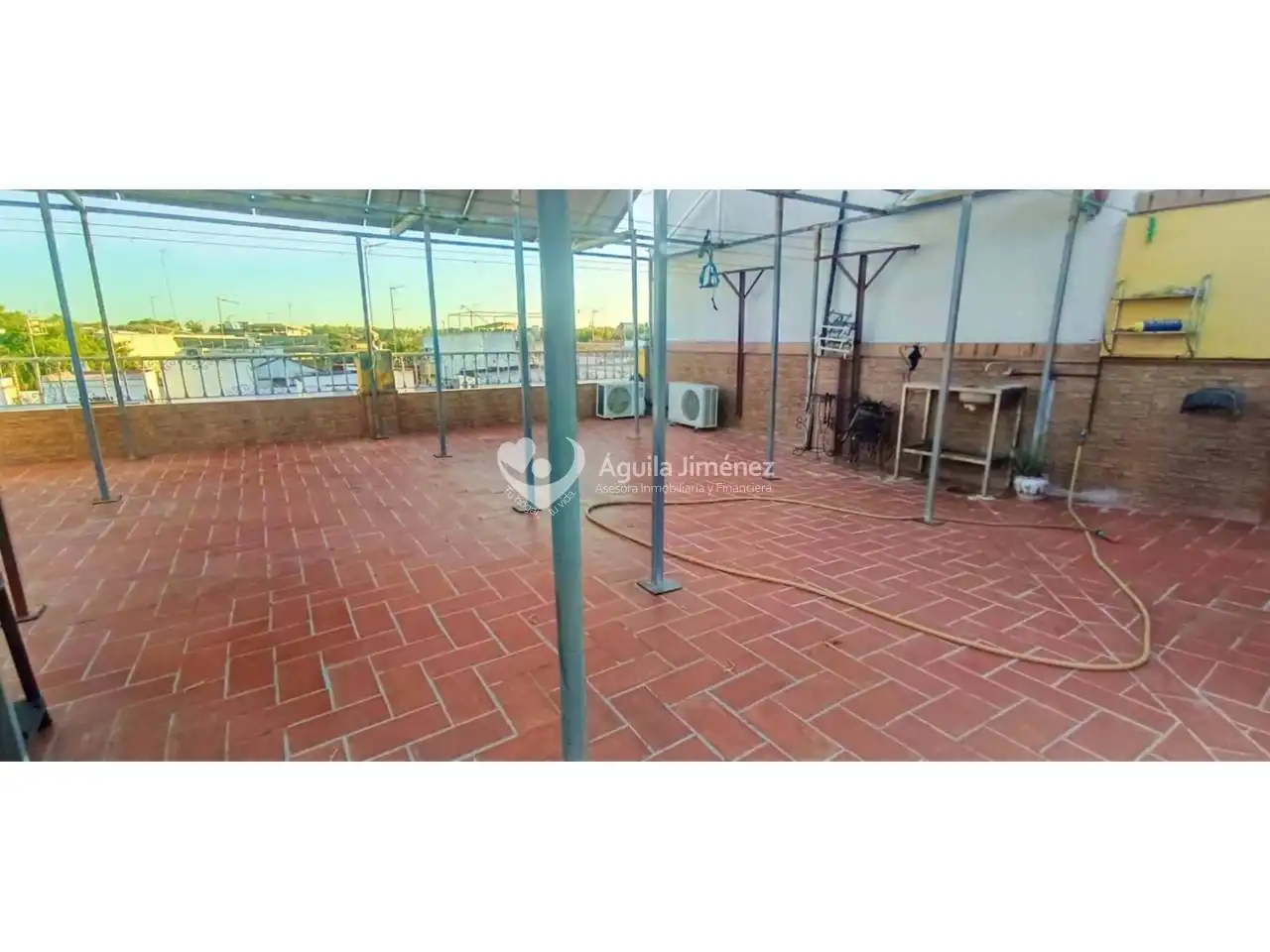 Terraza de Casa adosada en venta en Alcalá de Guadaira con Aire acondicionado, Calefacción y Jardín privado
