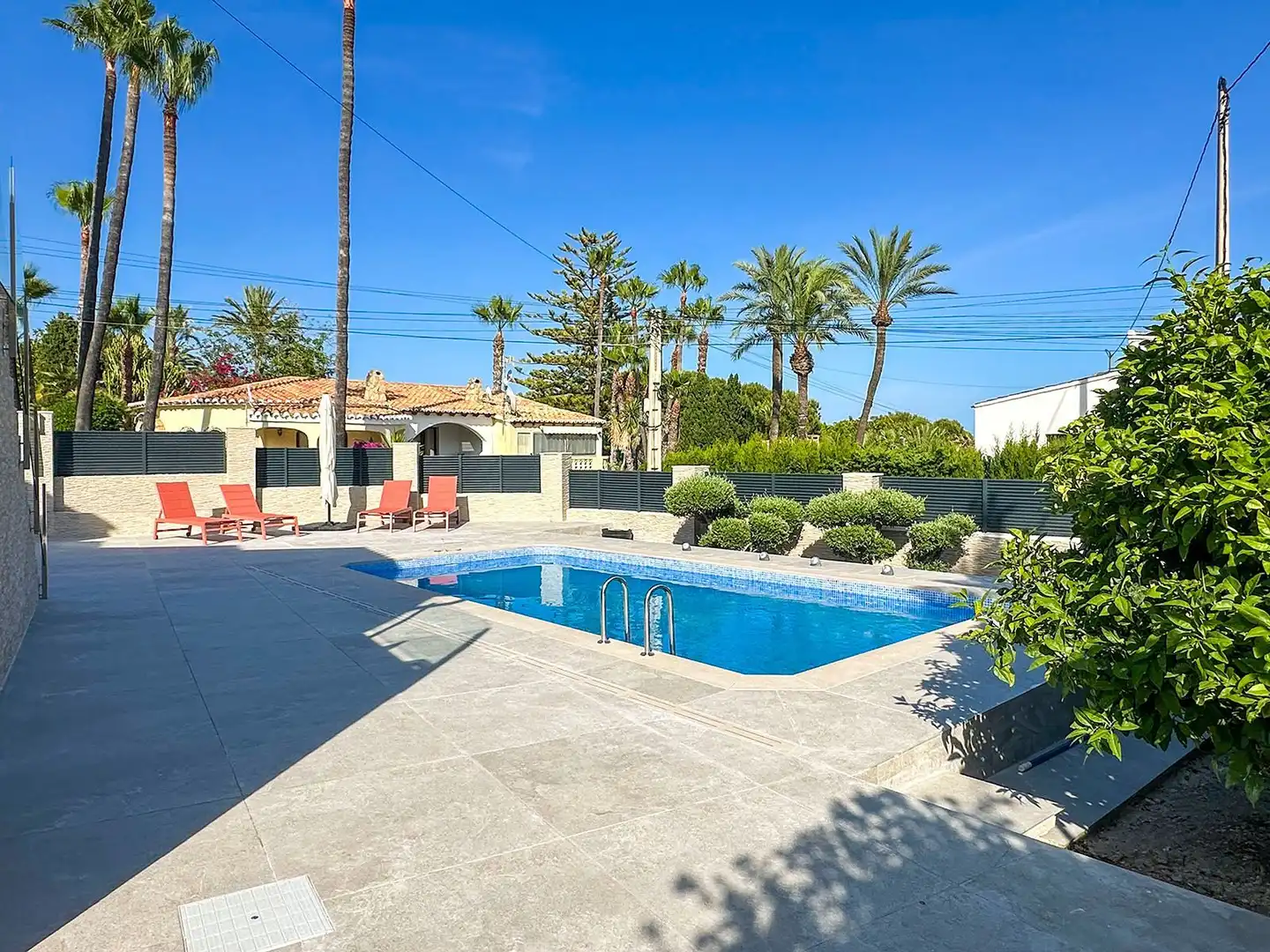 Piscina de Casa o xalet en venda en Calpe / Calp amb Aire condicionat, Calefacció i Jardí privat