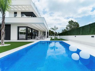 Villa in vendita a Golf Bahía