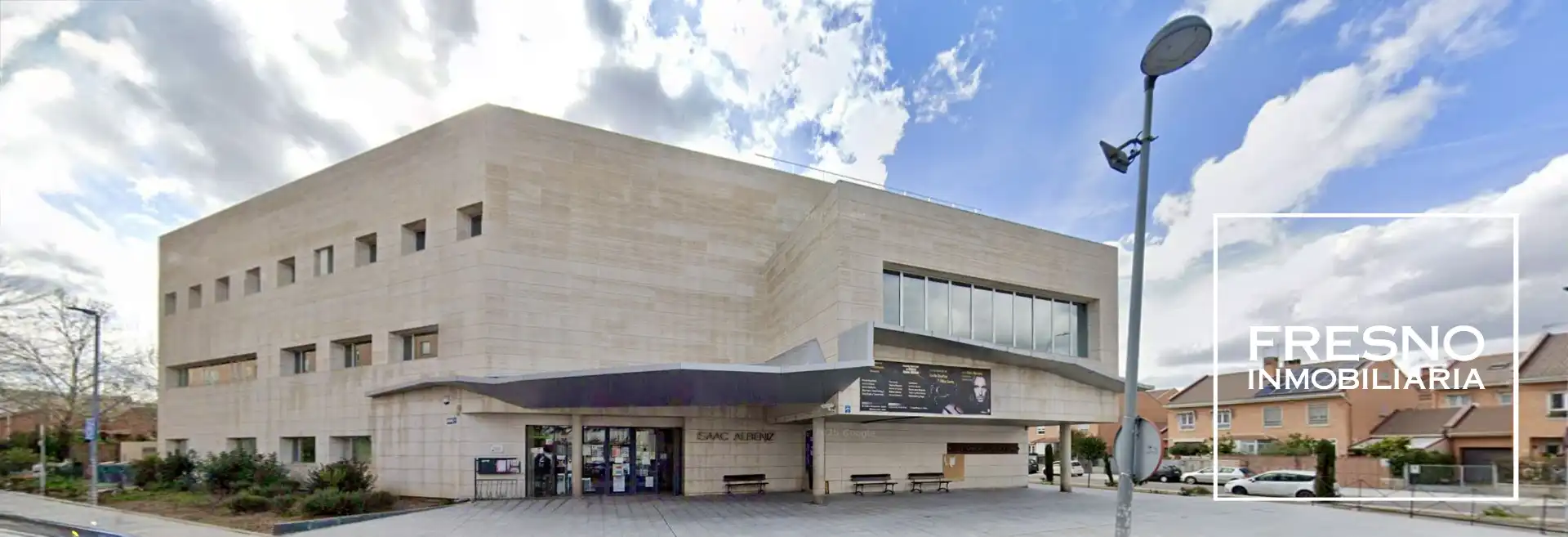 Vista exterior de Casa o xalet en venda en Parla amb Jardí privat i Terrassa
