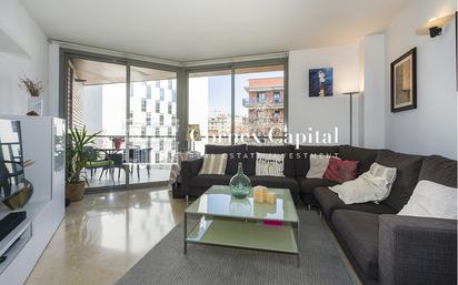 Exterior view of Flat for sale in  Barcelona Capital  with Air Conditioner, Terrace and Swimming Pool