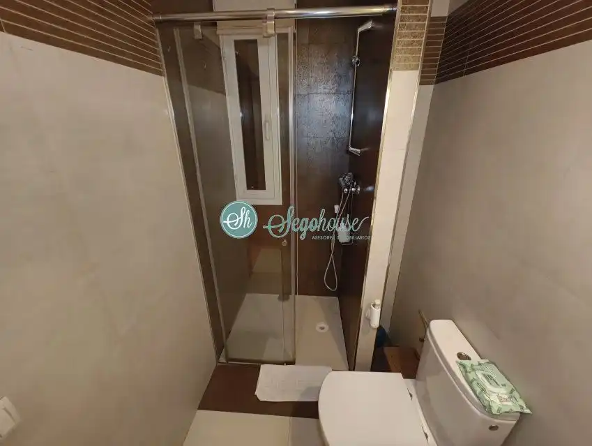 Baño de Piso en venta en Segovia con Aire acondicionado, Calefacción y Trastero