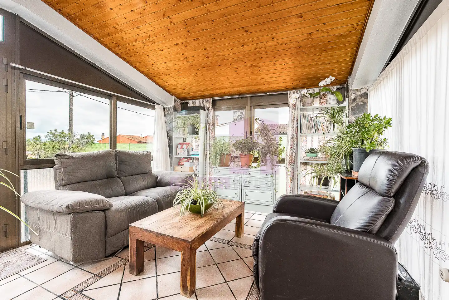 Living room of Houses for sale in Caldes de Malavella  with Air Conditioner, Heating and Private garden