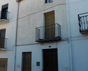 Vista exterior de Casa adosada en venda en Villacarrillo