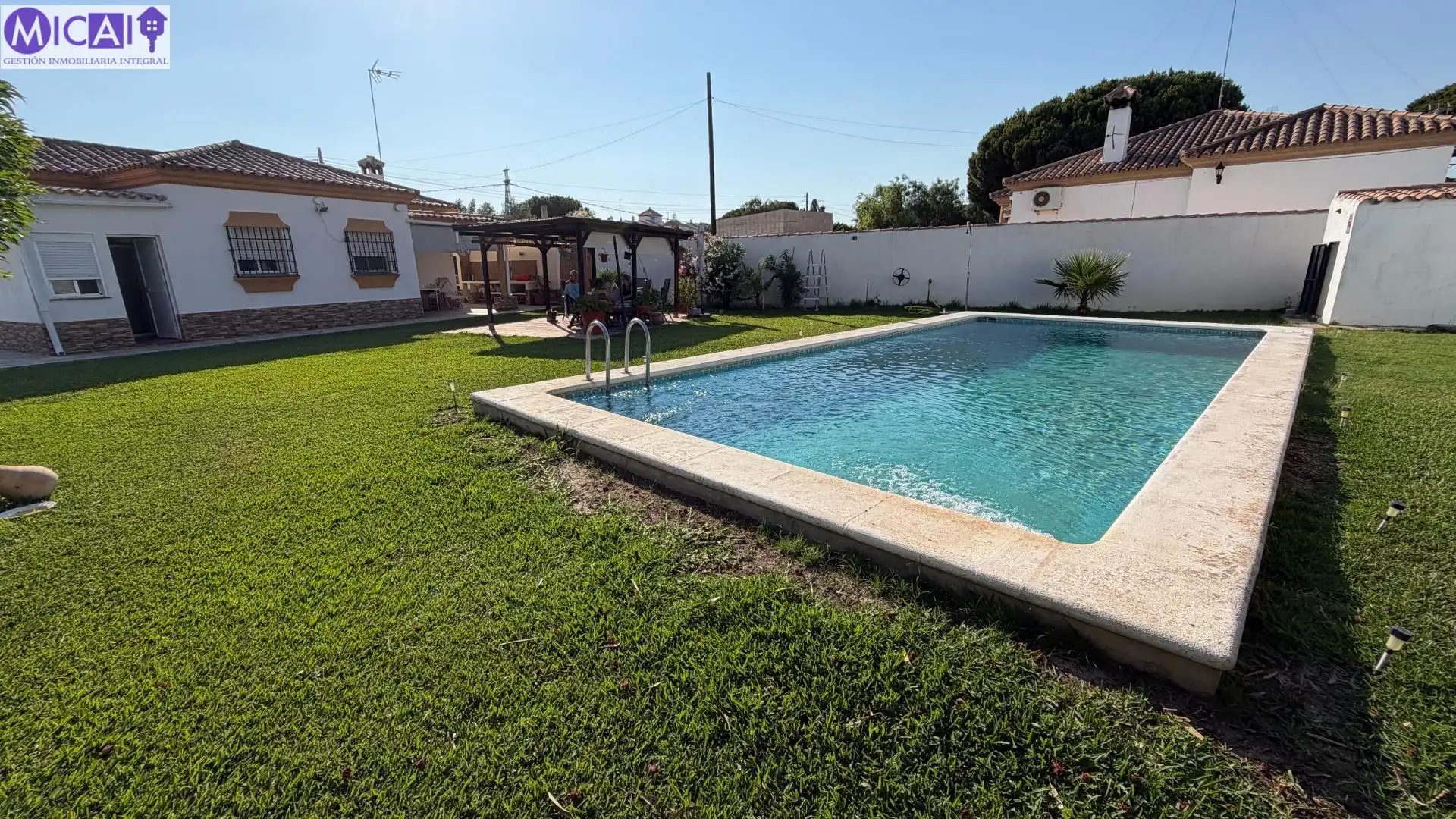 Piscina de Casa o xalet en venda en Chiclana de la Frontera amb Jardí privat, Traster i Piscina