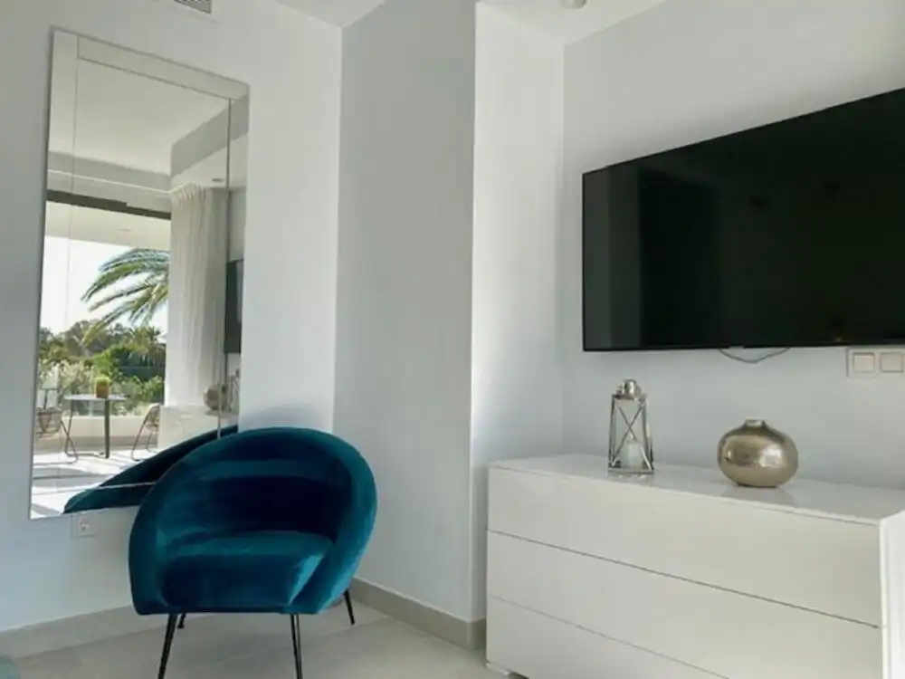 Dormitori de Casa o xalet de lloguer en Estepona amb Aire condicionat, Jardí privat i Terrassa