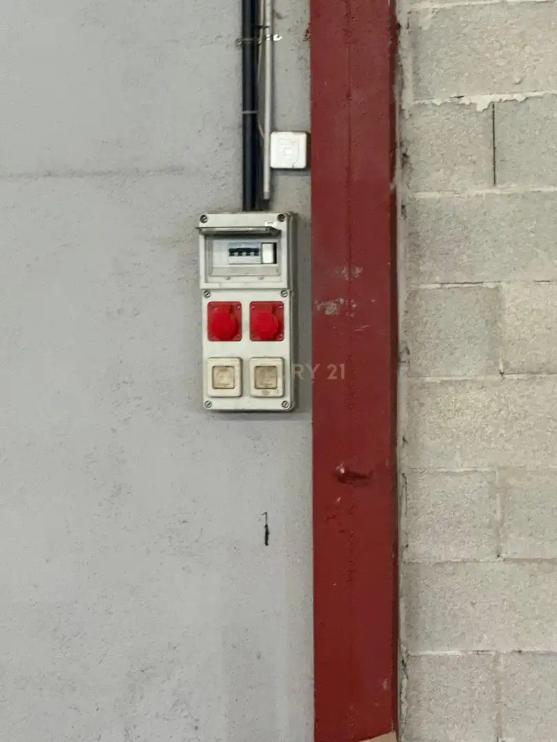 Industrial building with lift for sale in Zona Industrial, imagen 6
