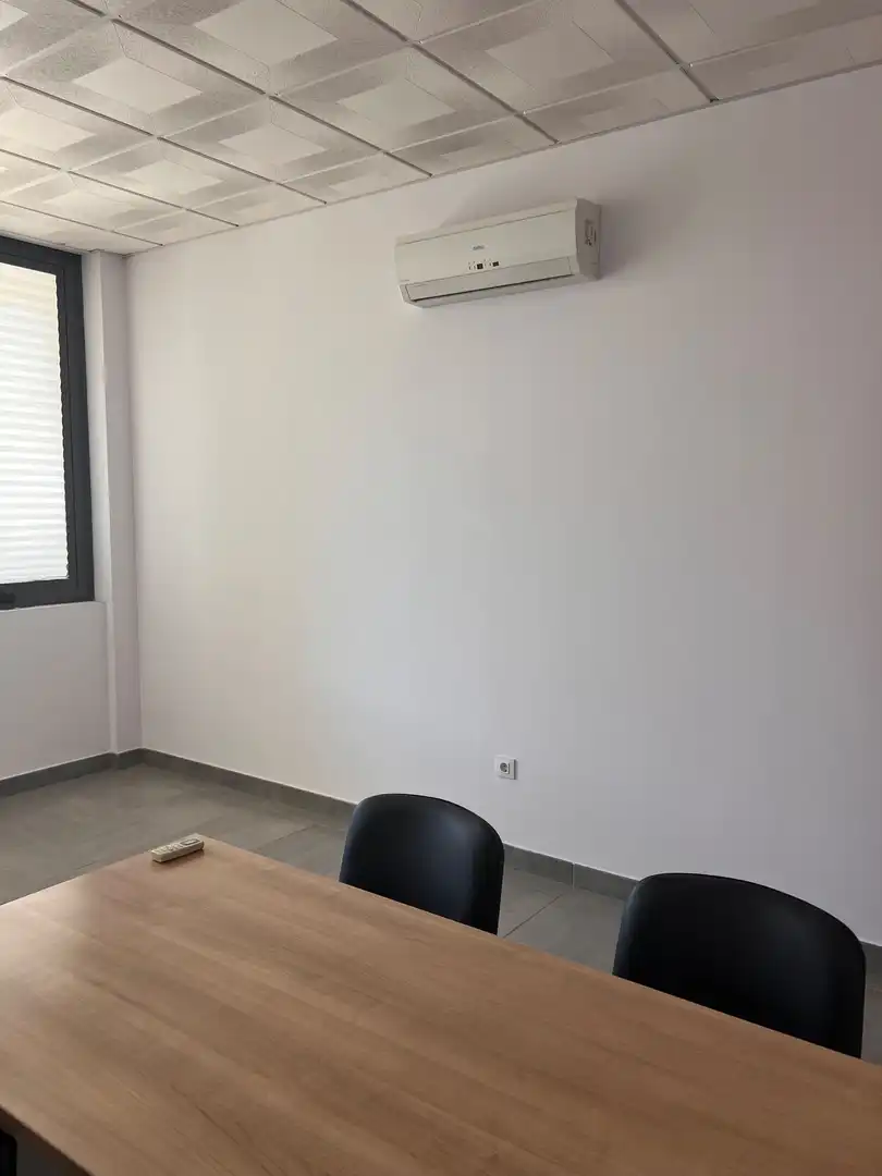 Oficina de alquiler en Camas con Aire acondicionado, Calefacción y Amueblado