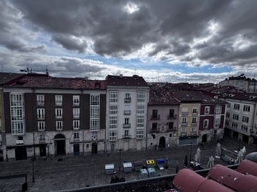 Piso con balcón en venta en Plaza Huerto del Rey