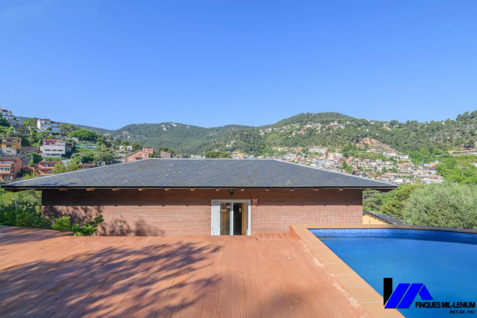 Piscina de Casa o chalet en venta en Vallirana con Aire acondicionado, Calefacción y Jardín privado
